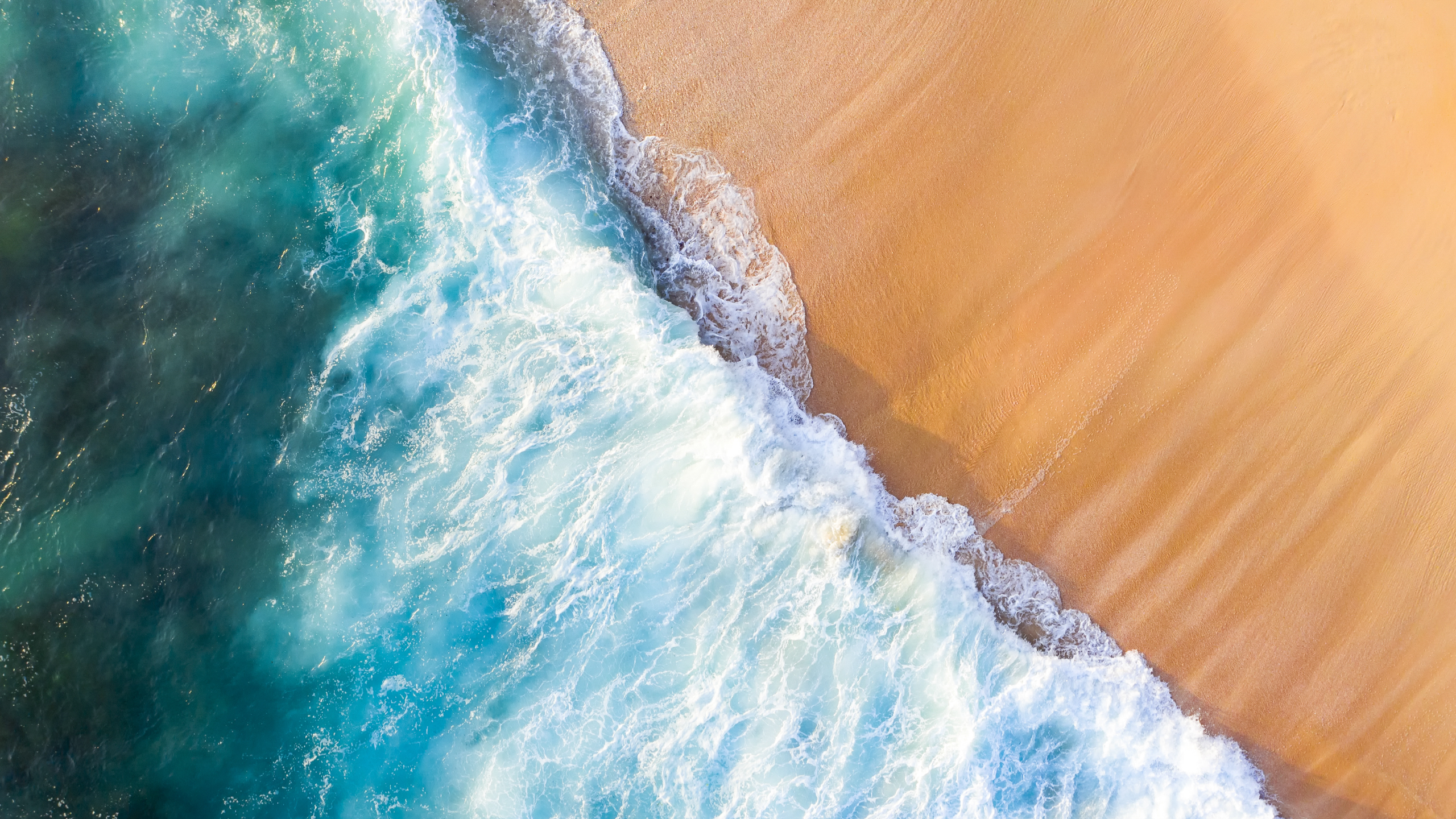 鸟瞰海滩
